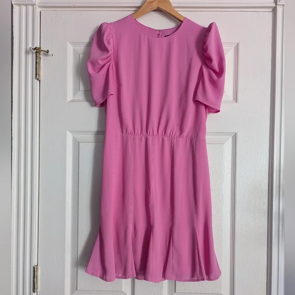 EXPRESS Pink Puff Sleeve Dress - Picture 2 of 10